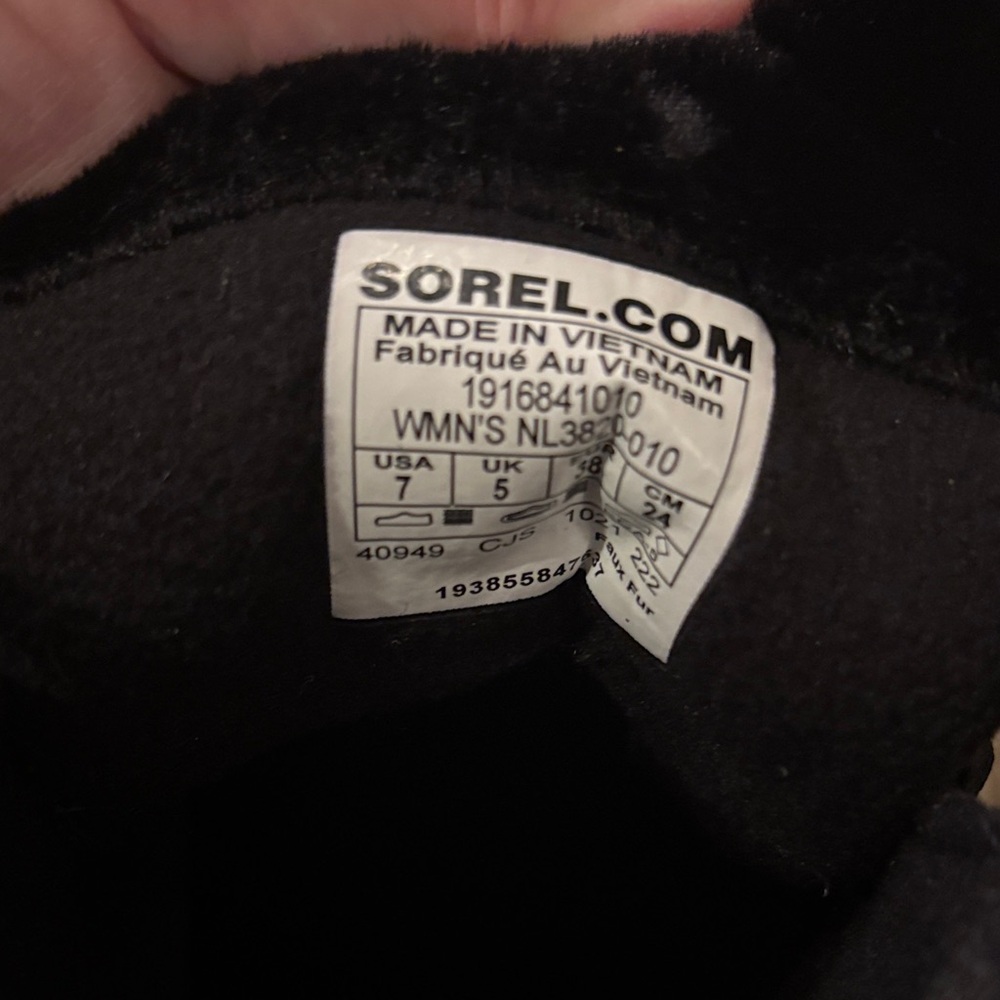 NEW Sorel Black Winter Boots with White Accents - Picture 4 of 4
